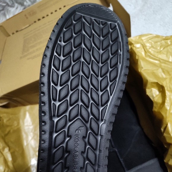 Kookaburra black boots(new in box) - Picture 3 of 5